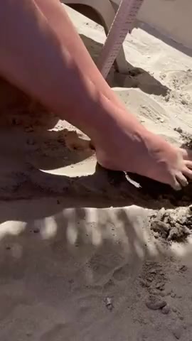 Thumbnail for HelenWaldorf's Premium Video Tasing the sand with my bare feet!