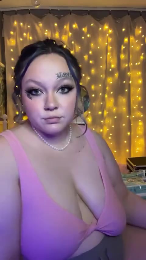 Thumbnail for millymaars's Premium Video POV: MESSY Facetime Blowjob