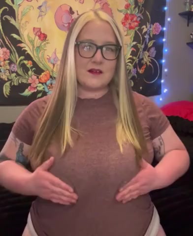 Thumbnail for MissKorina's Premium Video Tight shirt titty flash.