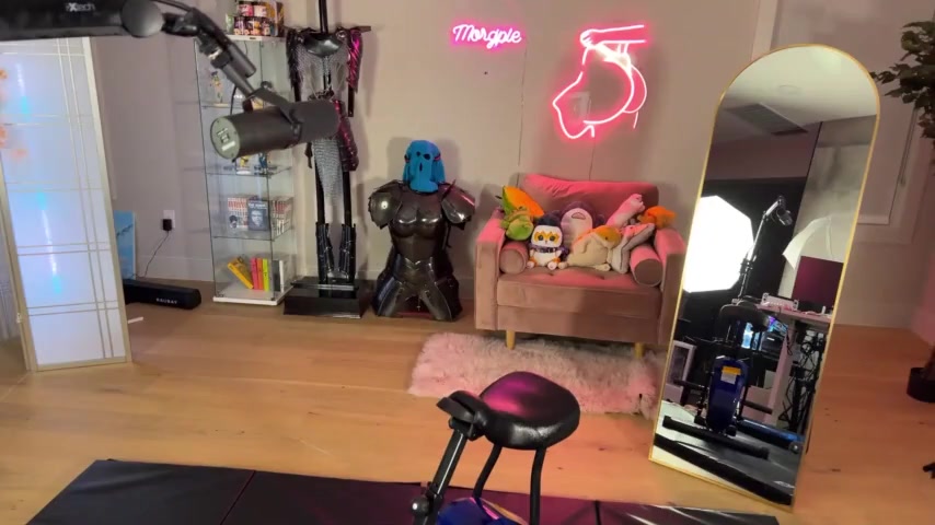 Thumbnail for Morgpie's Premium Video MORGPIE TOPLESS RIDES AND SUCKS YOUR COCK