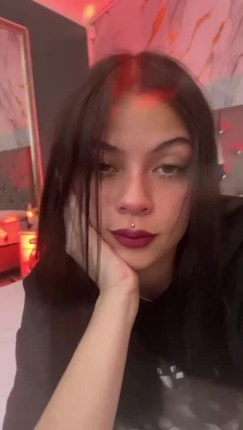 Thumbnail for Kikivelvet's Premium Video Watch this video!