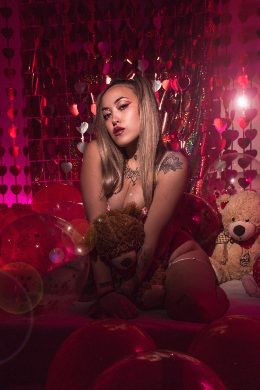 bby69sophie from Jerkmate