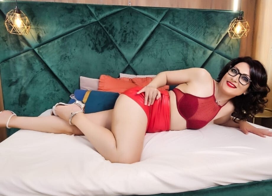 LisaCroftt picture 8