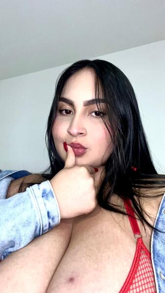 emilia_milk from Jerkmate