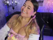 Ela_Curvy