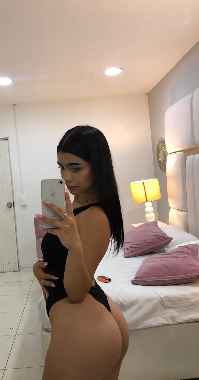 luannaferrer from Jerkmate