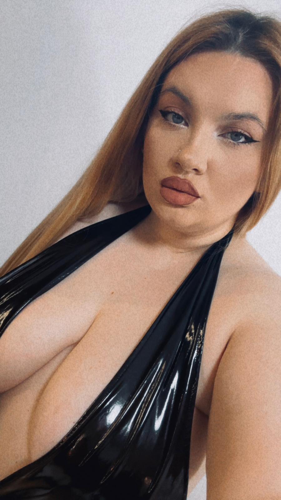 MelanieBrownn picture 5