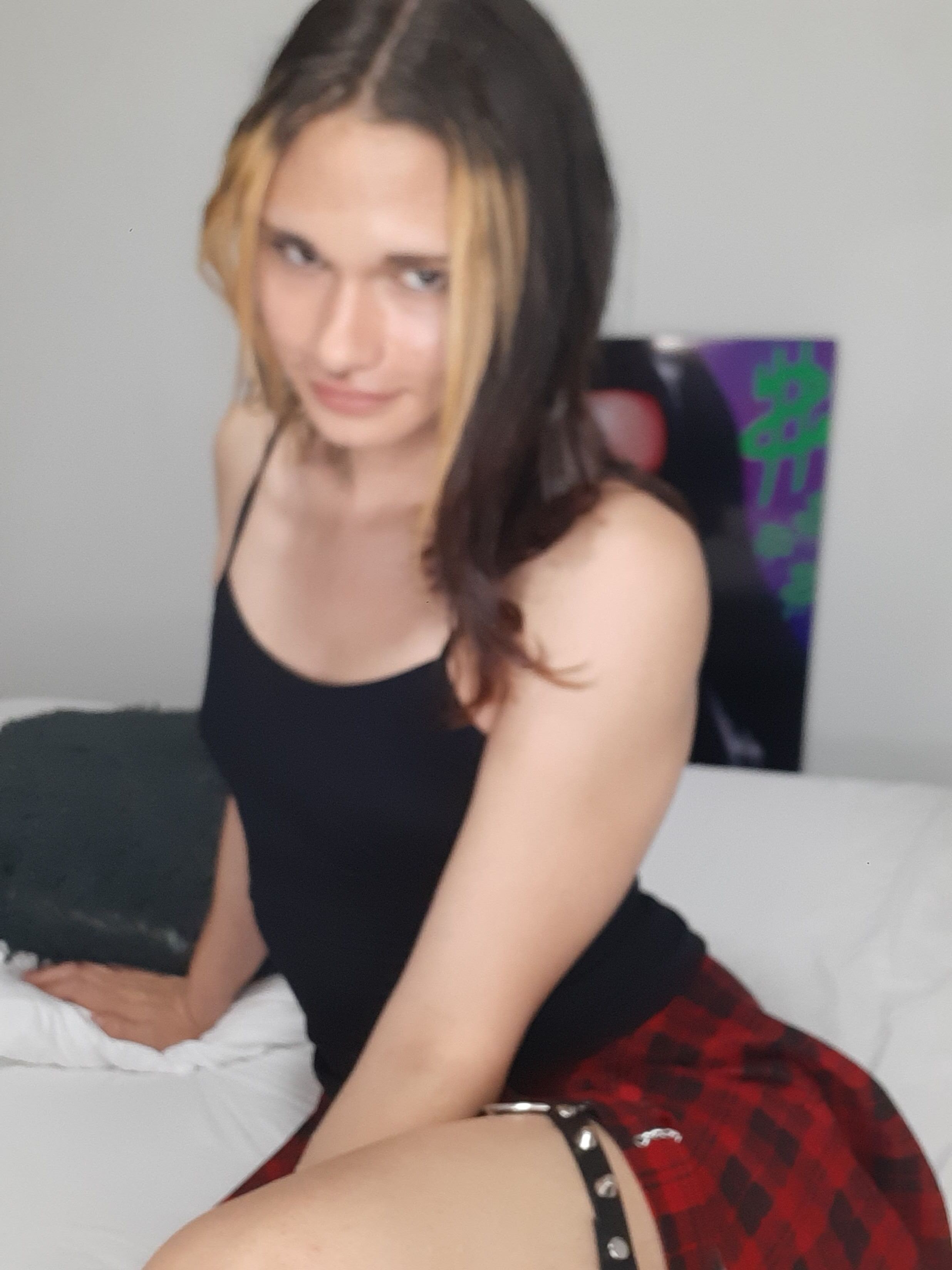andrea_cherryy from Jerkmate
