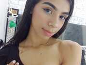 brunetteadamss pic