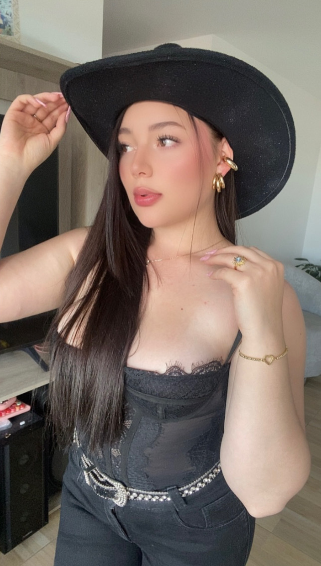 Alana_Velvet