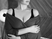 bustybeauty18 pic