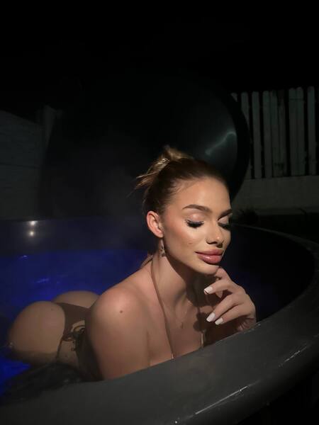 nicole_sarah from Jerkmate