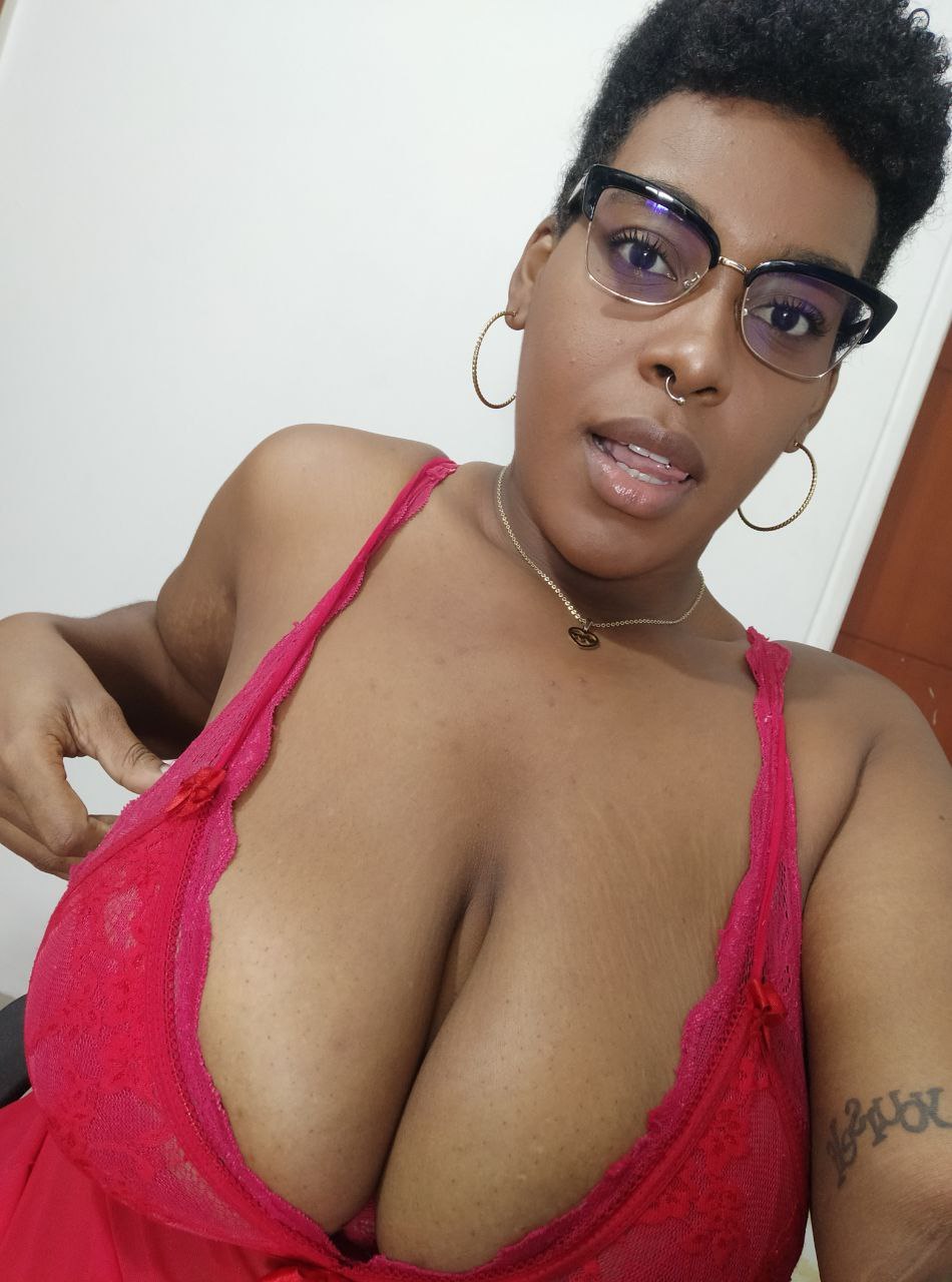 DakotaSexShow111