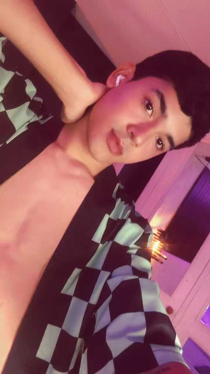 sandroveyra from Jerkmate