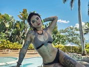 bitchval pic