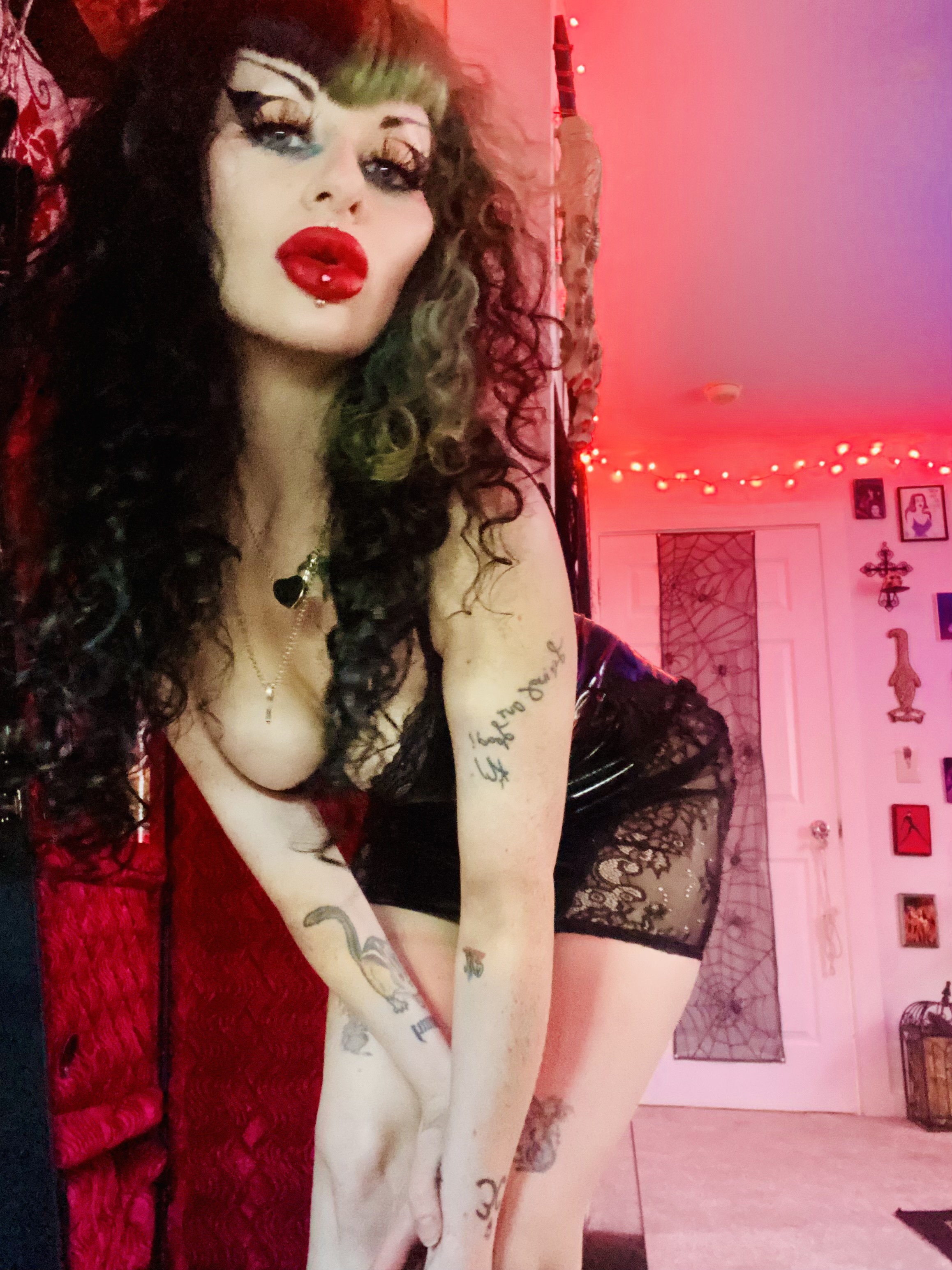 mistress_elurasavage from Jerkmate