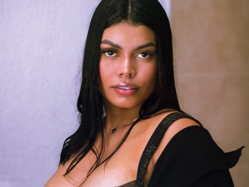 Victoria_broown