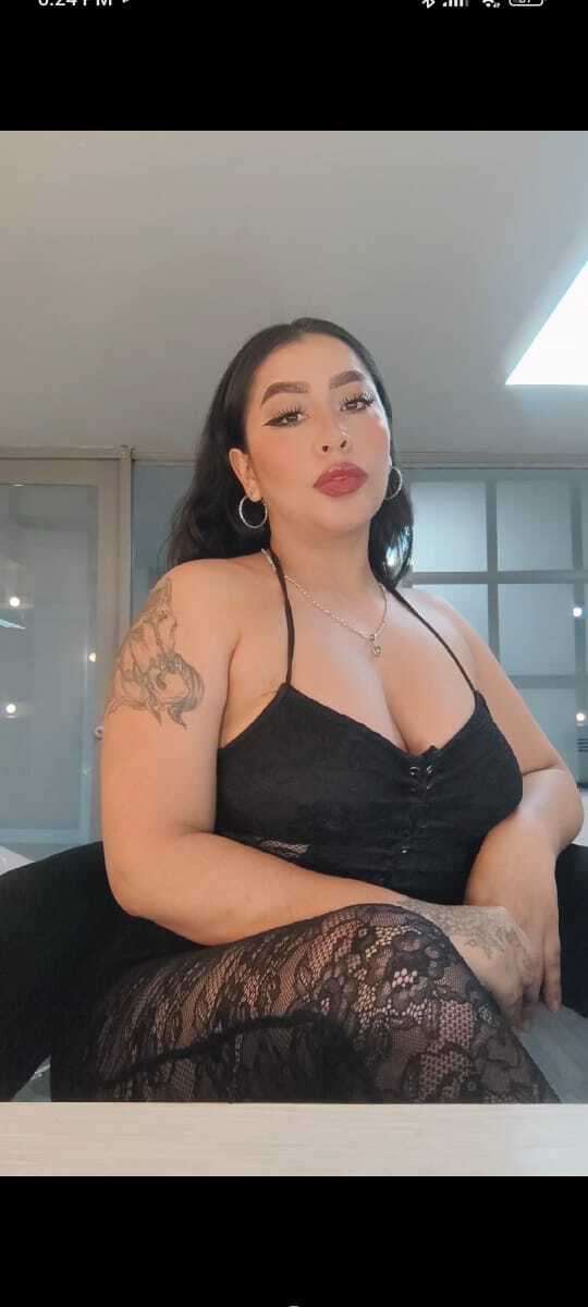 carolinaarias from Jerkmate