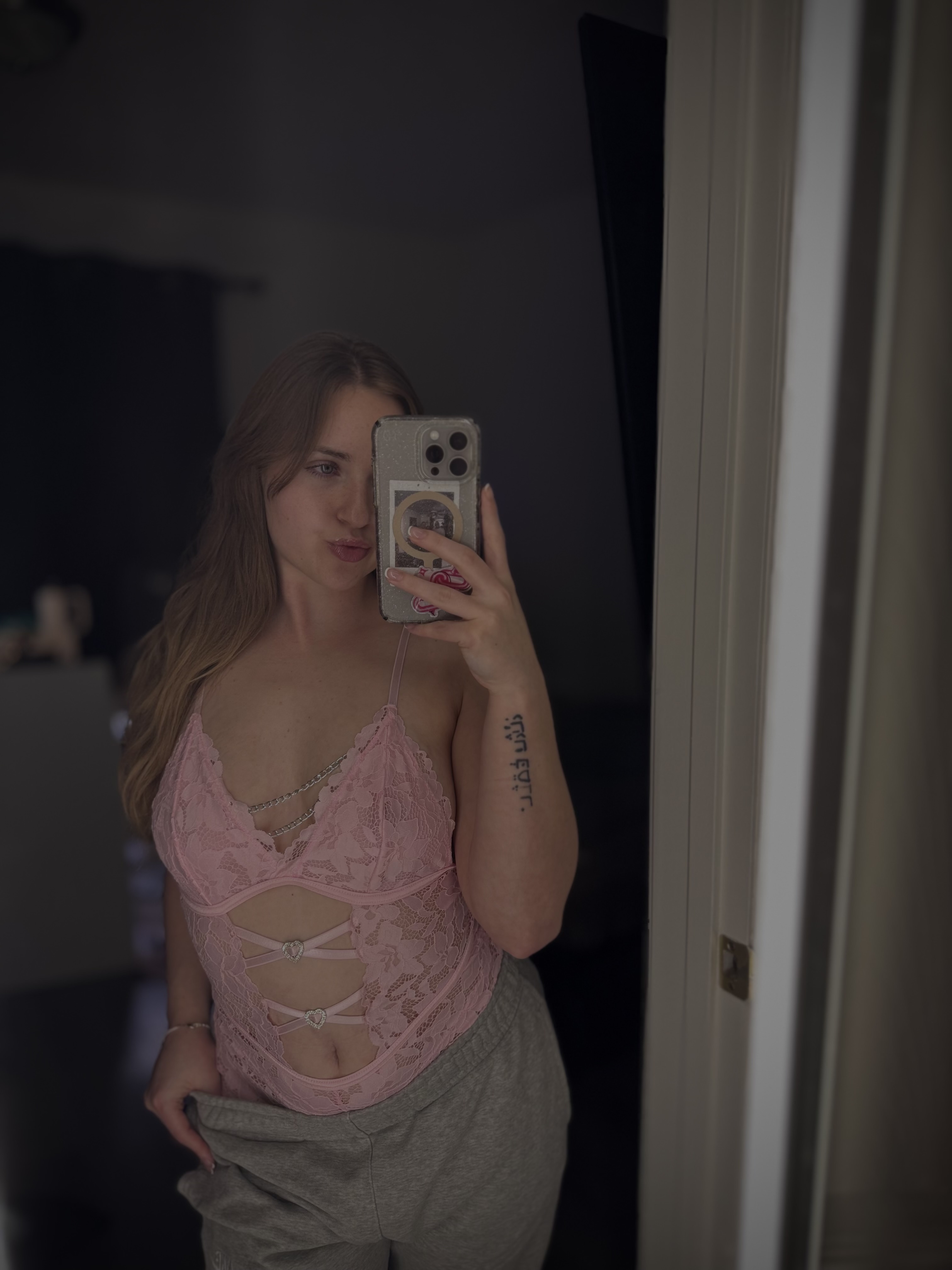 raelynnwhitee from Jerkmate