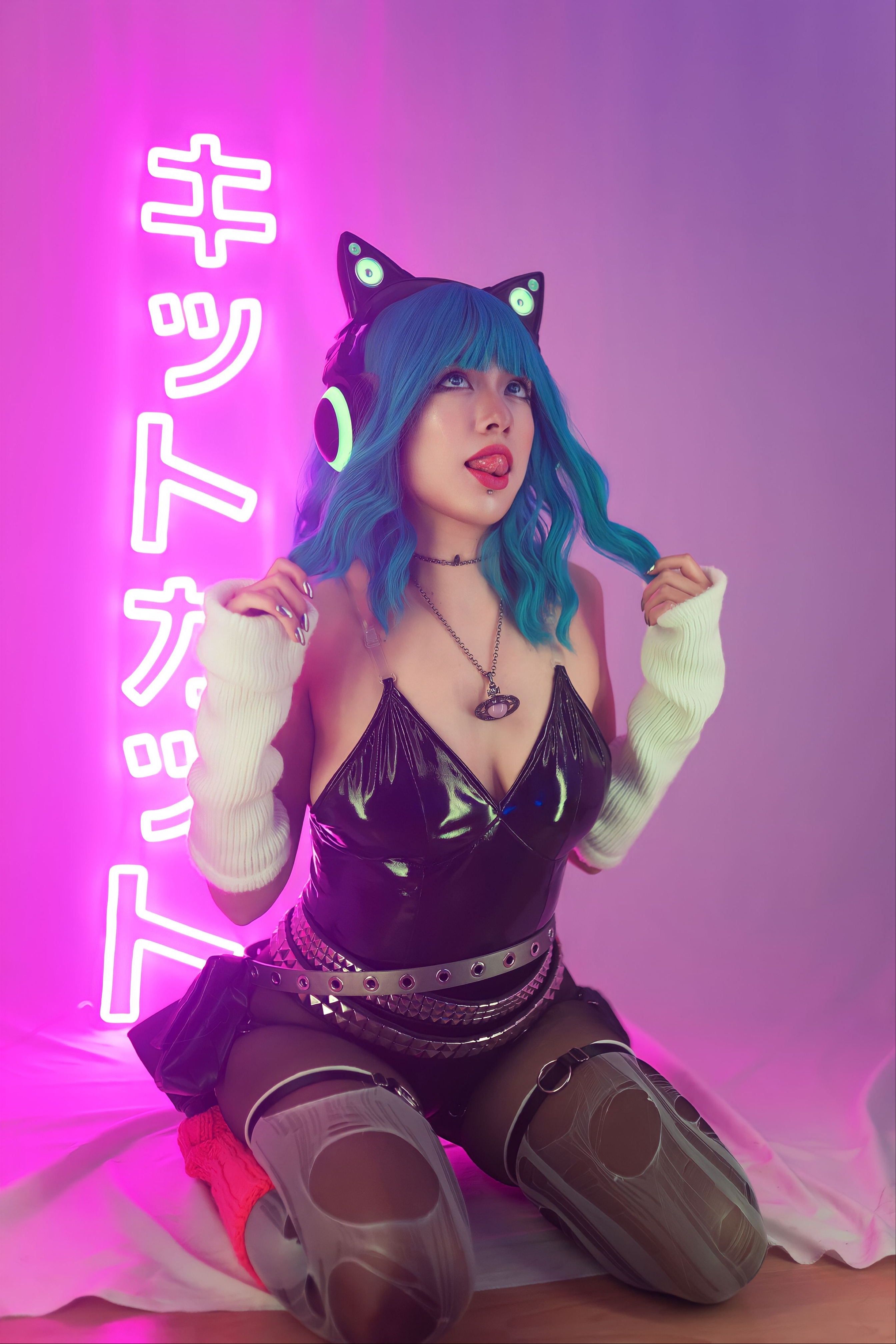 sabripetite from Jerkmate