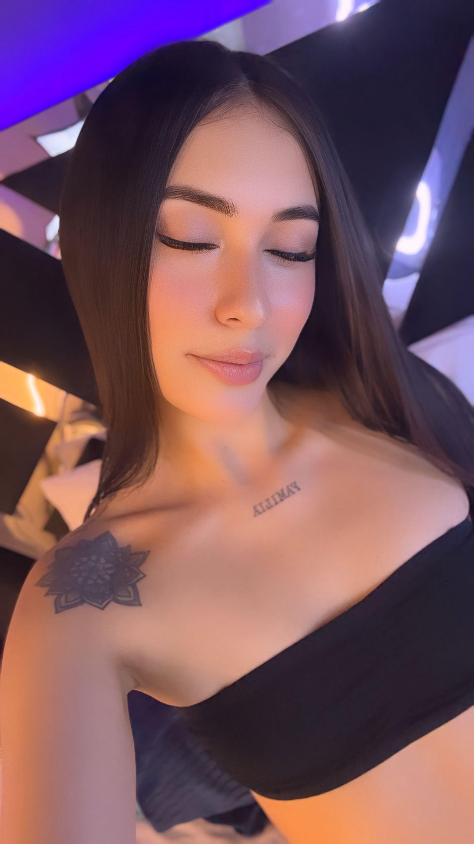 orianarousell from Jerkmate