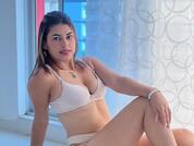 LAU_PETITE