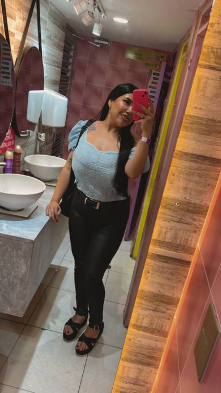 andreabusty from Jerkmate