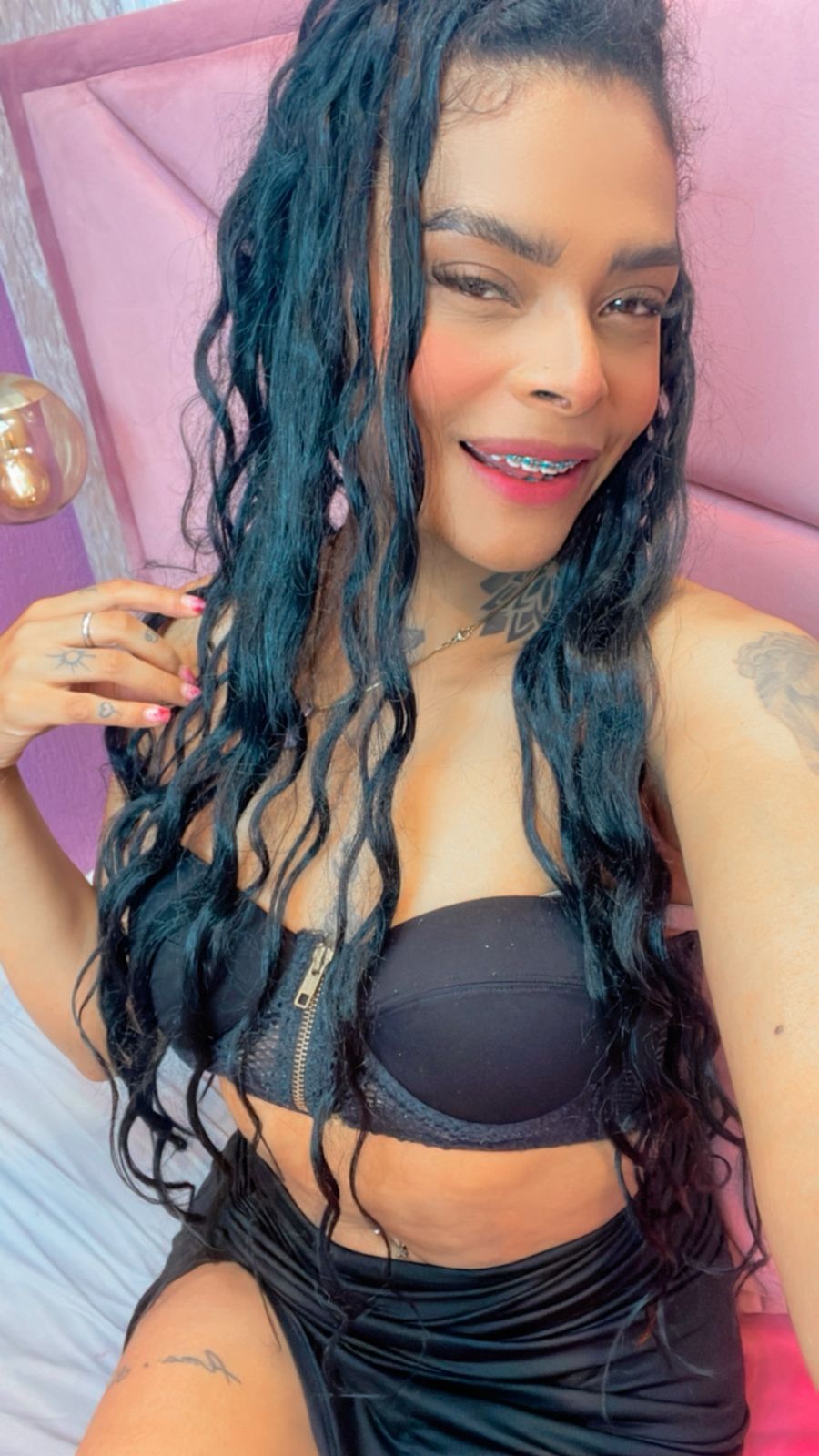 emmaebonyx19 from Jerkmate