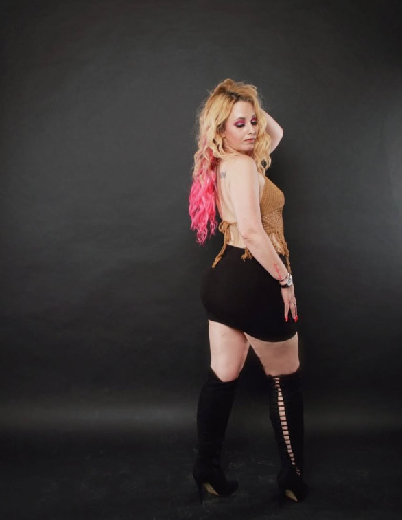 GoddessLeyaSteele