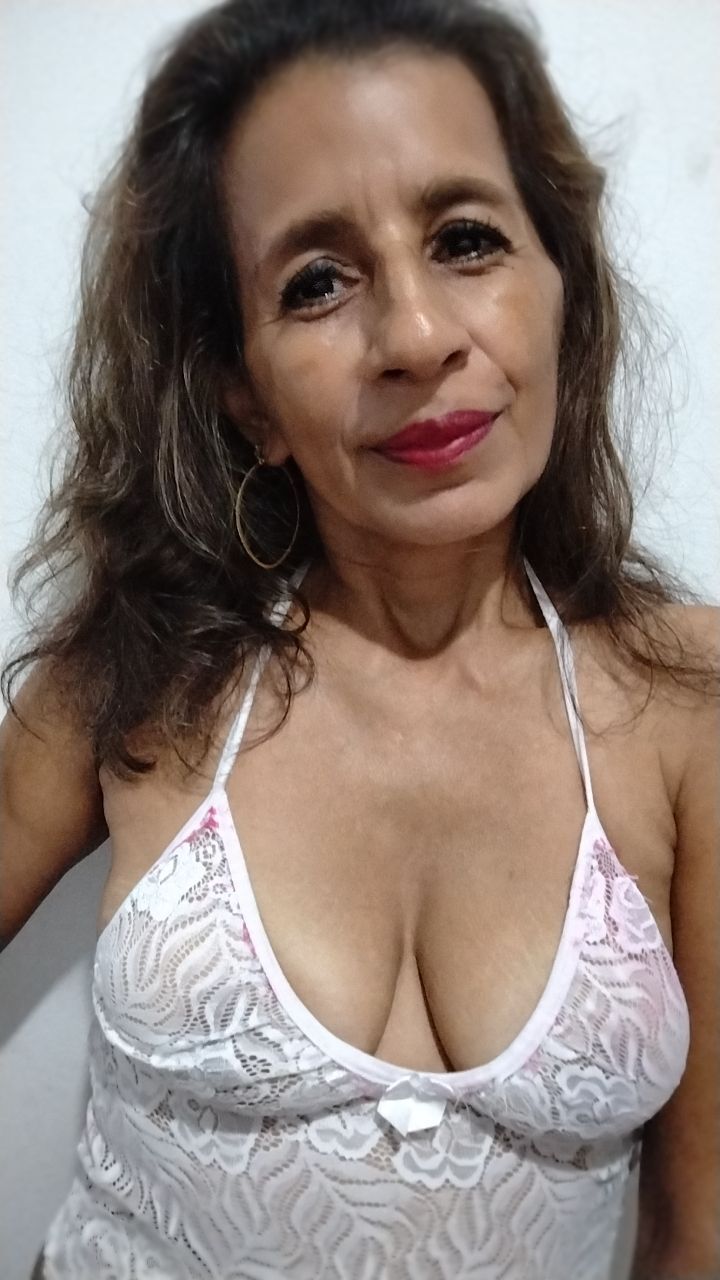 pervertmilf4u49 from Jerkmate