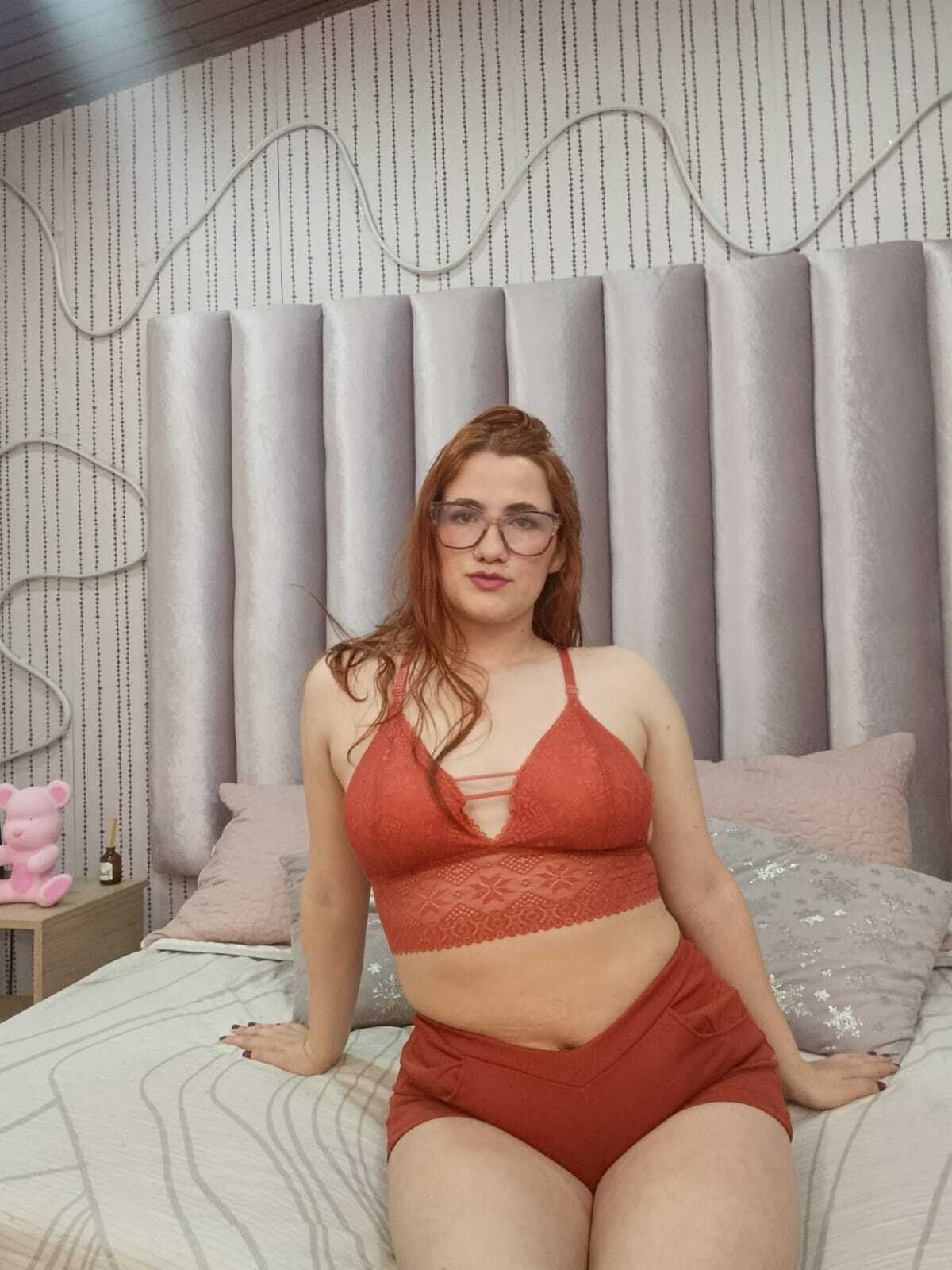 ALICECARVAJAL picture 2