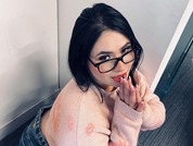 Chat Live with Bloomie26  18 year old Amateur Cam Girl from Colombia Photo