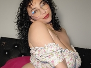 curly_sarah pic