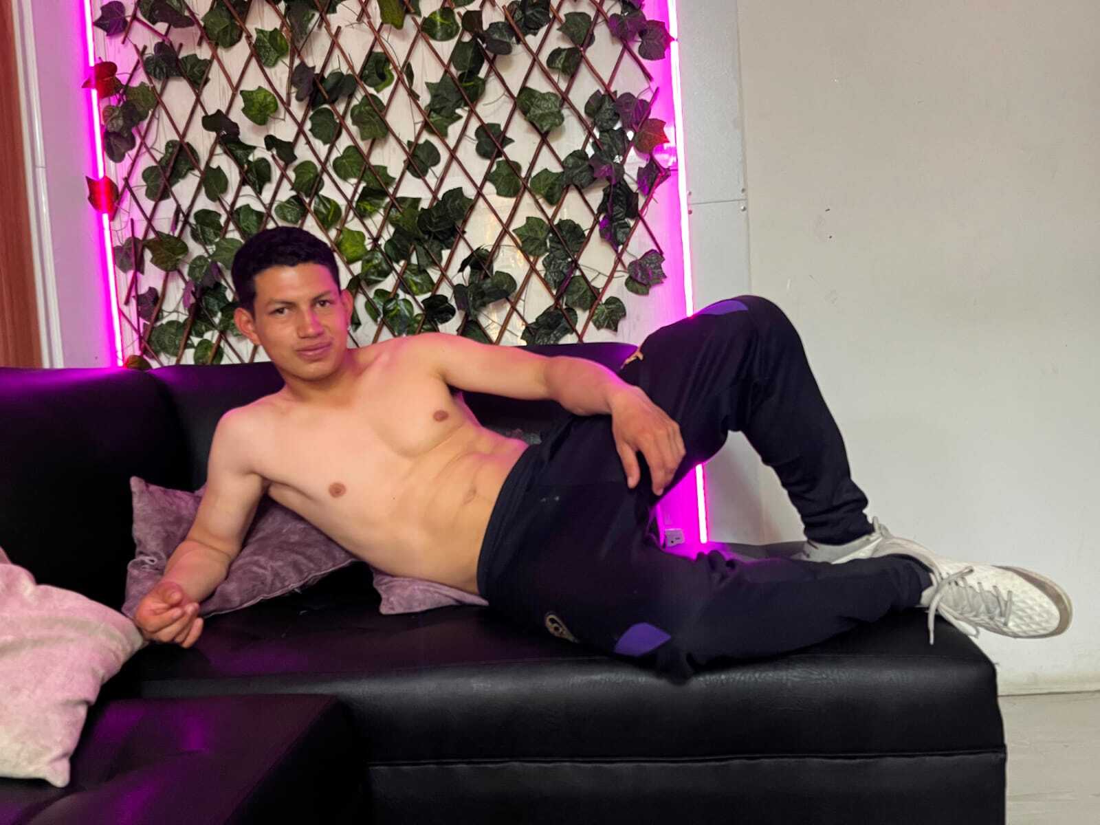 Tony_Zackk photo 2