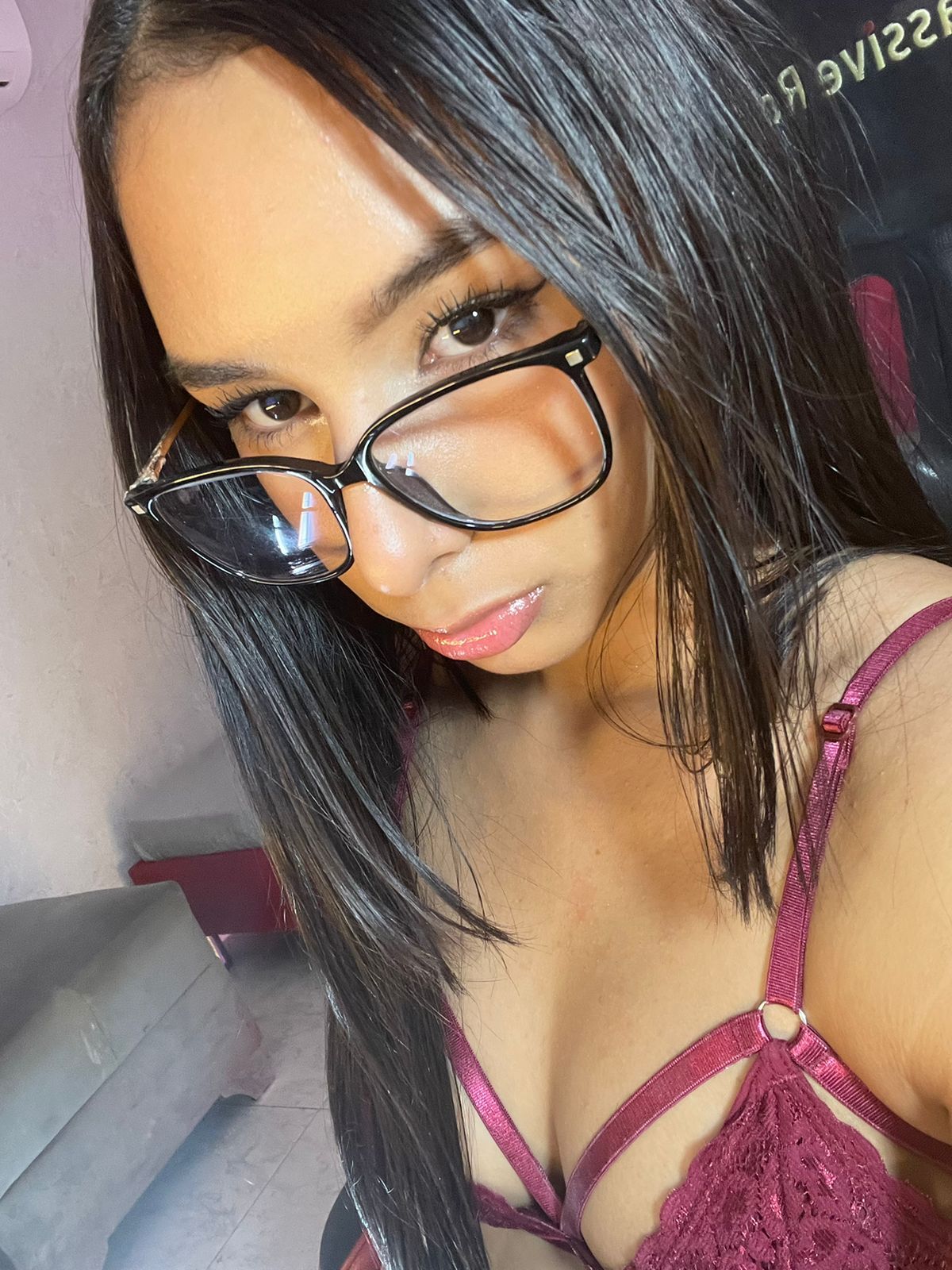 luciaoregon from Jerkmate