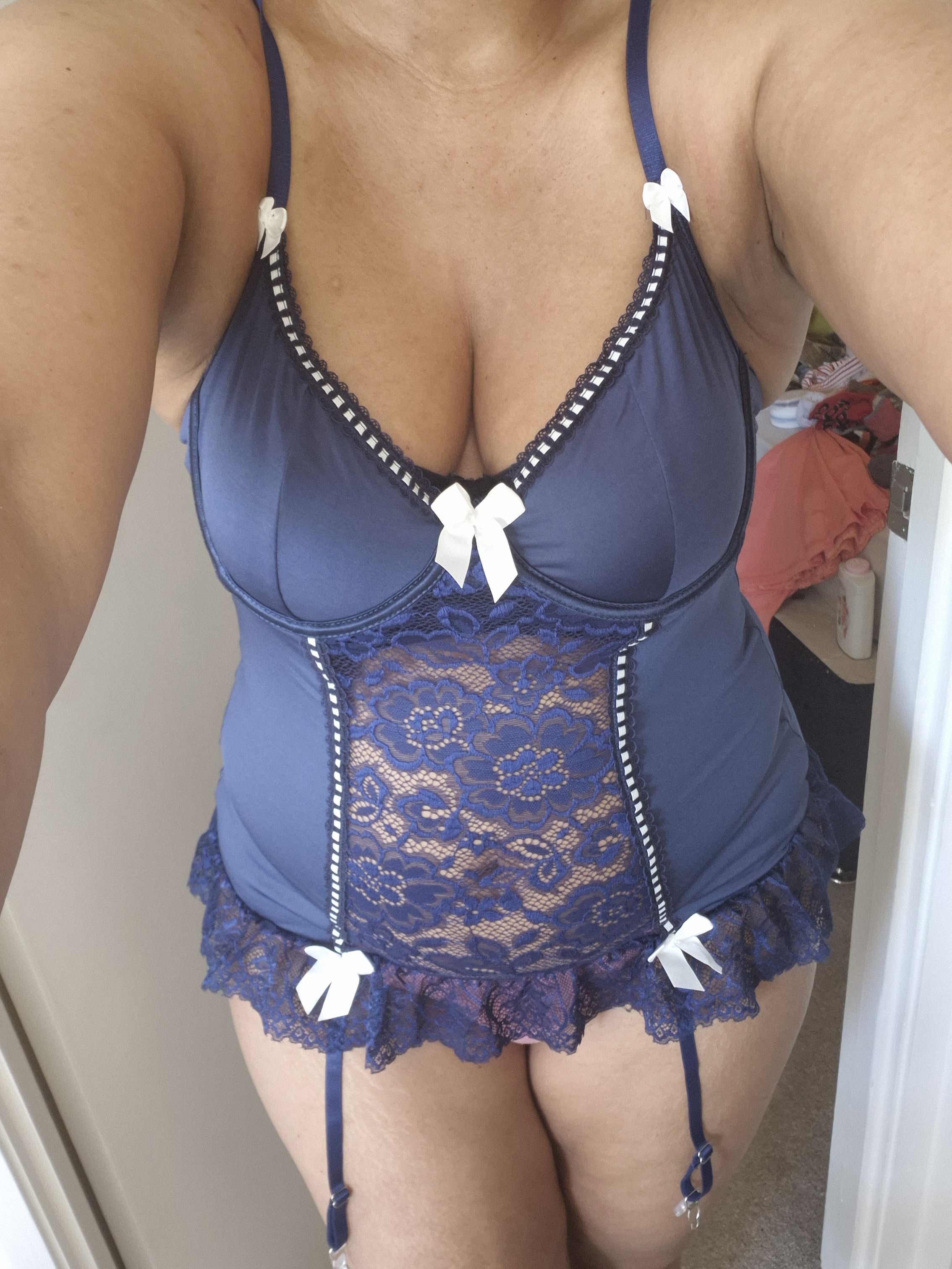 curvymilaxox from Jerkmate