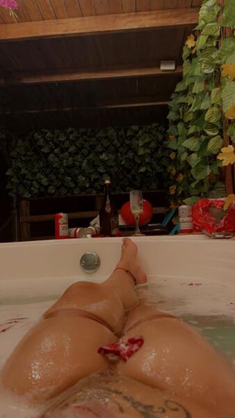bigtits00022 from Jerkmate
