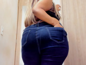 chloelarah pic