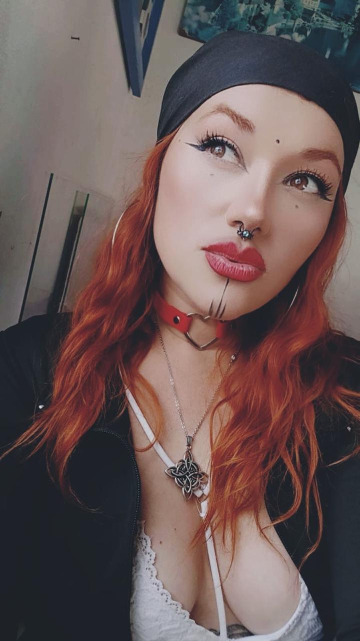bathory_mia photo 4