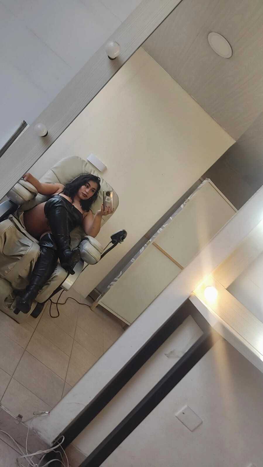 carolinaarias from Jerkmate