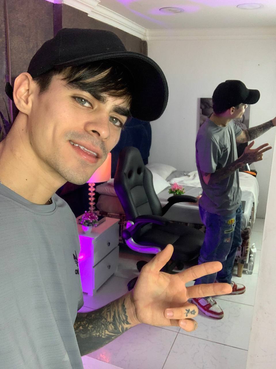 aron_muller from Jerkmate