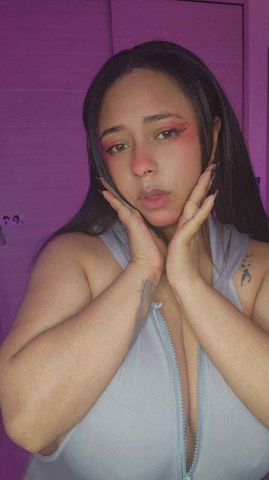 emma_chan19 from Jerkmate