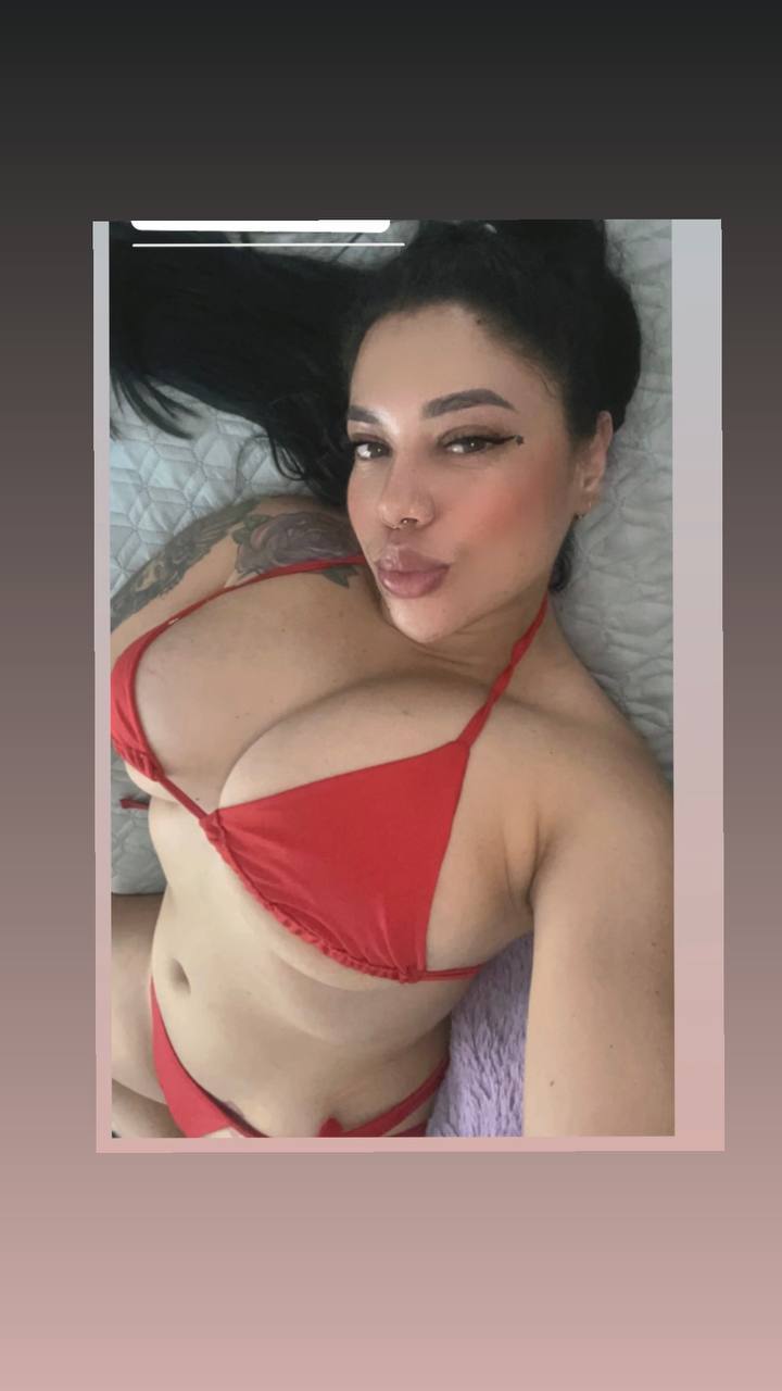 andreabusty from Jerkmate