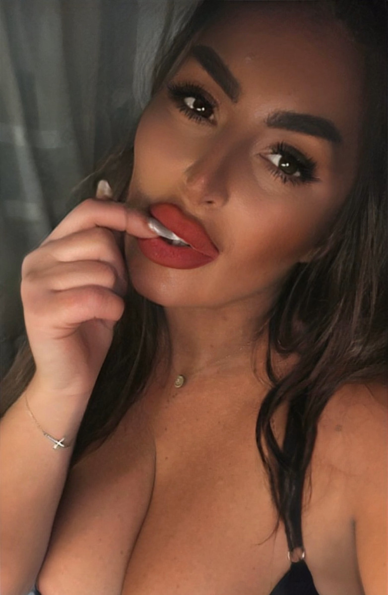 paulineblake from Jerkmate