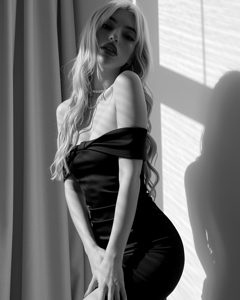StephanieRosee picture 5