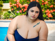 Maya_curvy