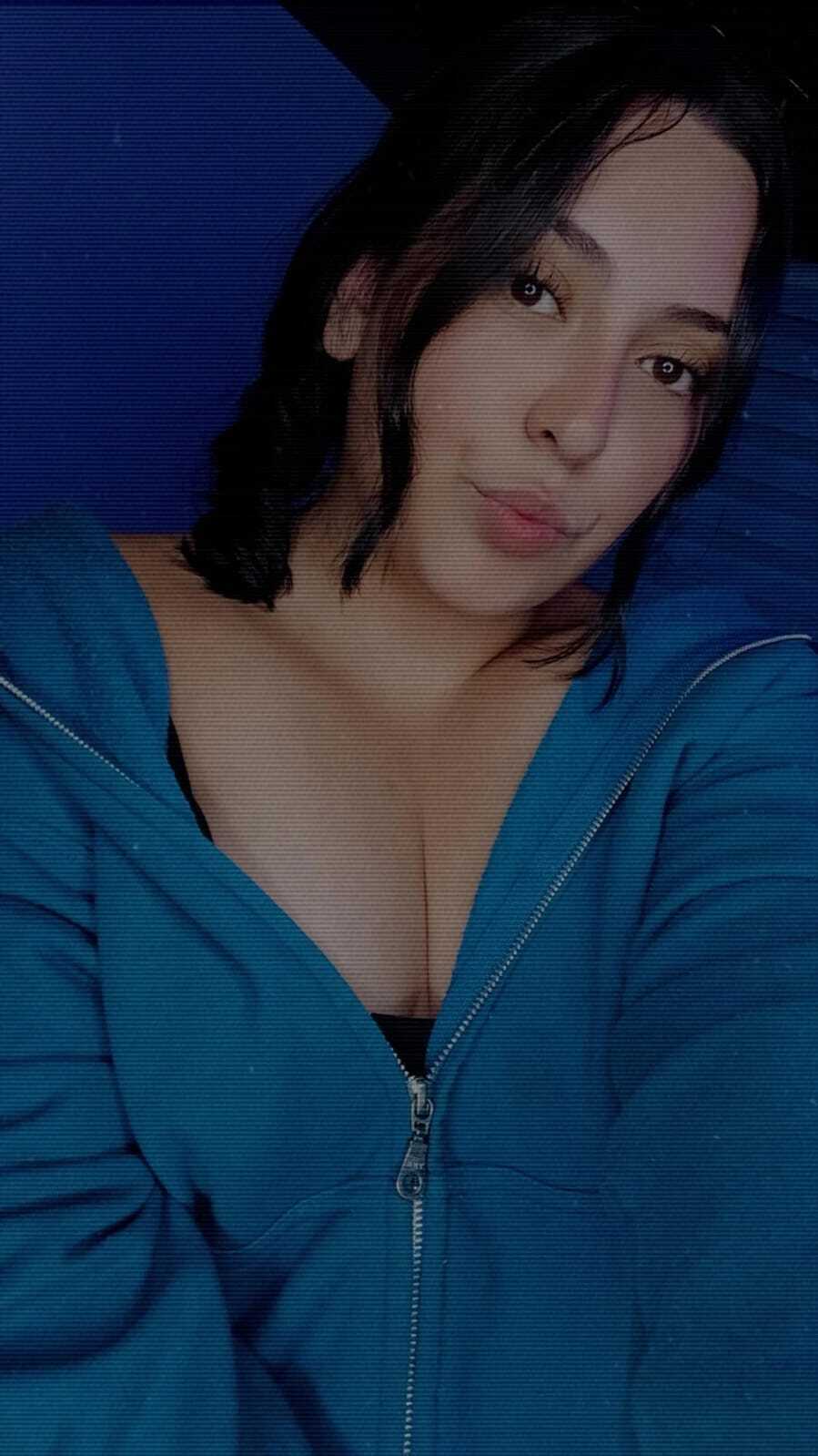 roxanerosee from Jerkmate