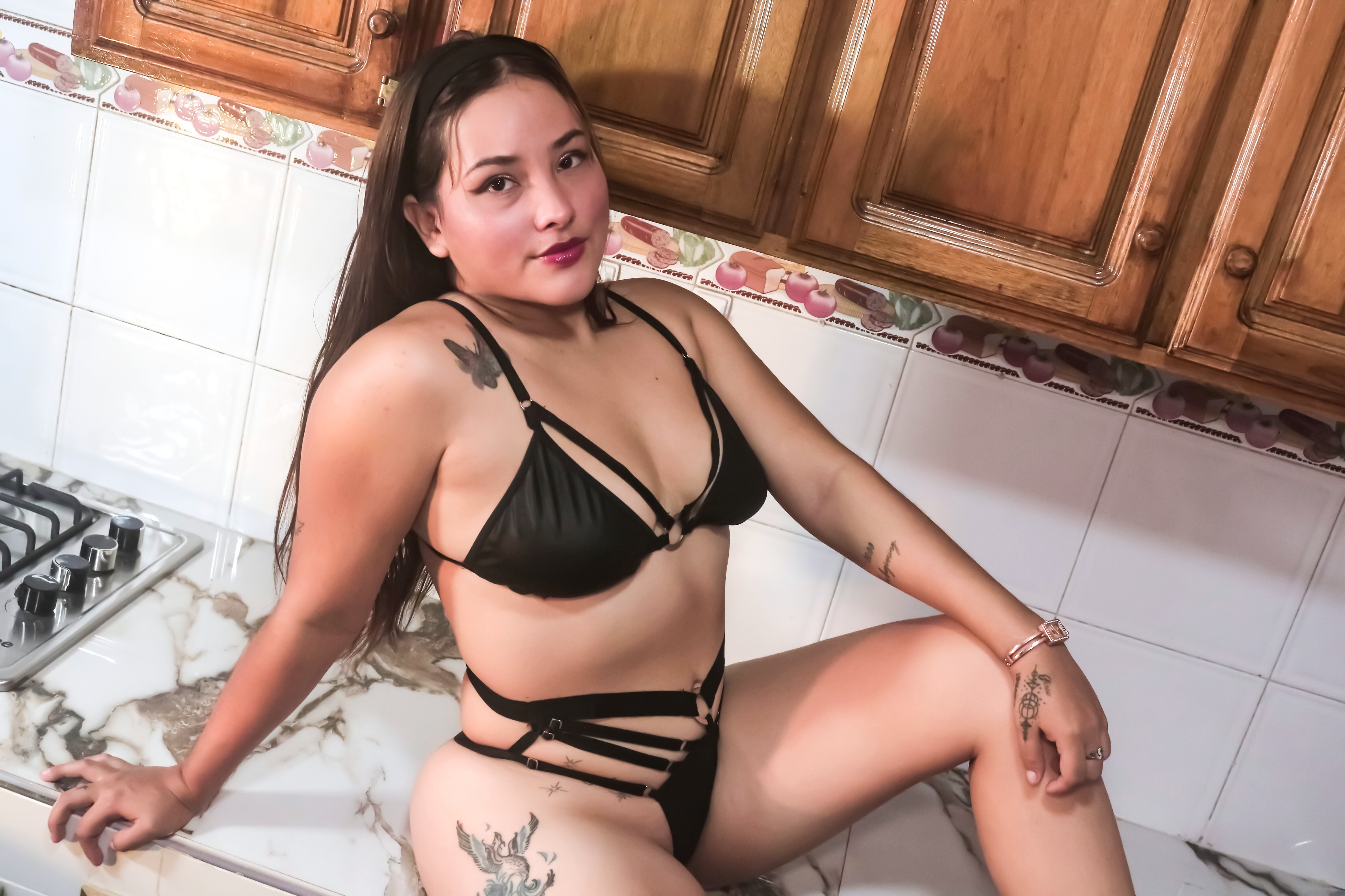 ivannavhega from Jerkmate