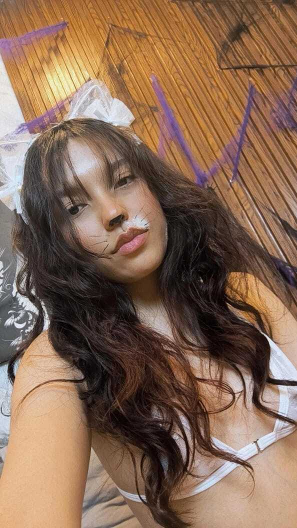 elliecute19 from Jerkmate