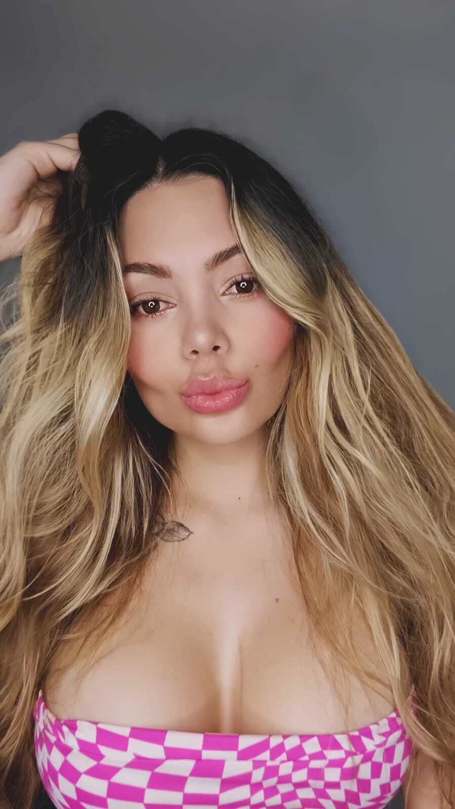 isabellasaennz from Jerkmate